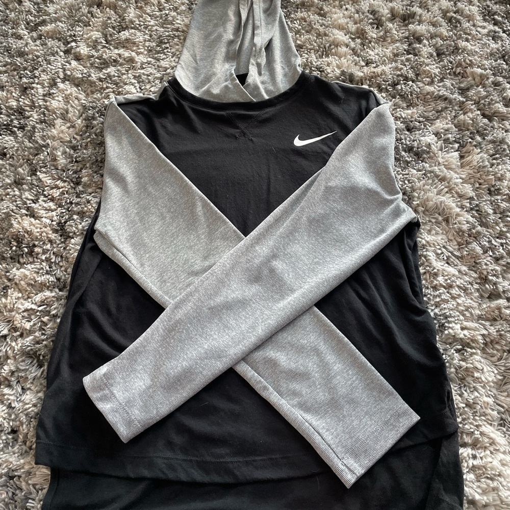 Nike hooded long sleeve. Size Youth XL
